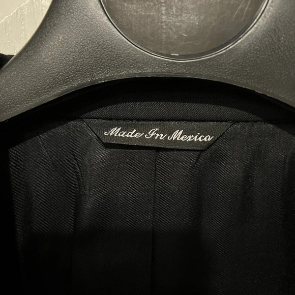 Made in Mexico tuxedo - Picture 6 of 12